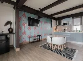 The Flamingo Rooftop Suite Unique Design in a Centric Location