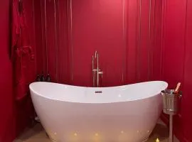 Le boudoir rouge - Loveroom luxueuse pour couples