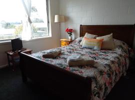 Platypus Heaven Waratah Waterfall Retreat Unit1 Free Pay TV In 2 Rooms Free Bottle Wine & Free WiFi, Hotel in Waratah