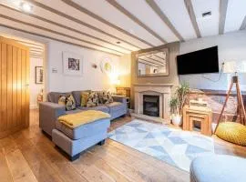 Central Two Bed Cottage On Watergate Street by Cheshire Escapes