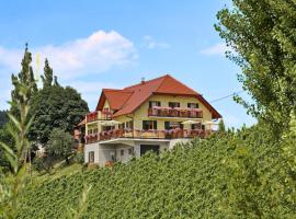 Farm Stay Jarc Vineyard, chalupa v destinaci Svečina