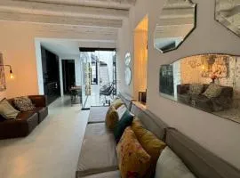 Unique Townhouse with rooftop pool