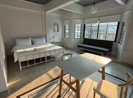 XX Yellow Place Sukhumvit soi 2 - BTS Nana เยลโล่ เพลส บีทีเอส นานา