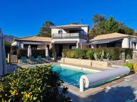 côte et mer - appartement haut standing dans villa avec piscine et vue mer