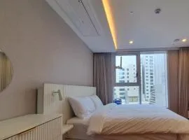 Zizel Signity Seocho