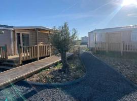 Camping 3 étoiles - Parc aquatique - ccaehgc, hotel in Déols