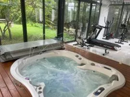Domaine Spa Perret-3Ha-Château ArtDéco MasterSuite B&B ou Gîte de Charme-Promo2Nuits Jacuzzi inclus-Options Dîner-Billard-Massage-Yoga-Coaching-Fitness-Sauna-Hammam-À3Mn Giverny-Musée Monet-Le Vexin-Aire Enfants-PingPong-Piscine Chauffée en Haute Saison