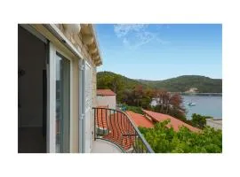 1 Bedroom Nice Apartment In Saplunara