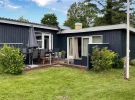 Stunning Home In Frørup With Wifi