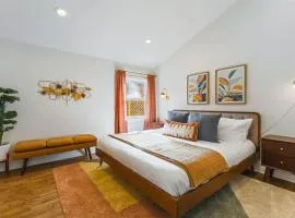 Mid-Century Modern Nashville Condo Near Restaurants, Coffee and Bars