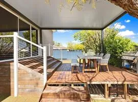 Sasha's Cottage on the Hill BBQ & Entertainment