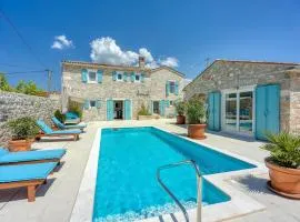 Lovely Home In Selina