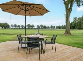 Gorgeous Home In Afferden With Wifi