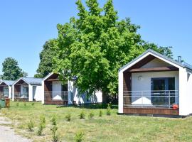 Stunning Home In Nowe Warpno, hôtel à Nowe Warpno
