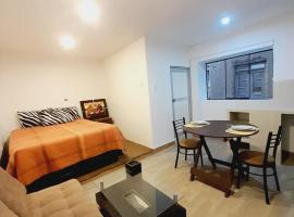 Lindo depa cama Queen centro de Huancayo, alojamento com cozinha em Huancayo