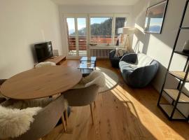 Bel Appartement Centre Crans Montana, 5 min des pistes, Vue Alpine, beach hotel in Crans-Montana