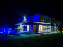 Blazs Burnside Luxury