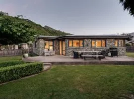 Arrowtown Stoney Cottage
