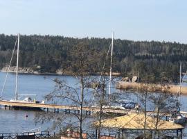 SeaView Havterassen, cottage in Blankaholm