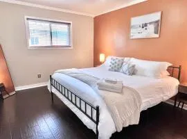 Family & Work-Friendly 3BD w Fire Pit - U of I 1M