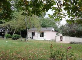 Maisonnette à la campagne, Hotel in La Couyère