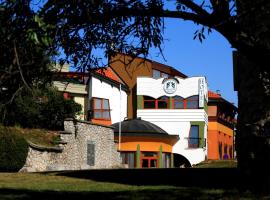 Sándor Hotel, hotel in Pécs