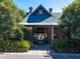 Puriri Valley Estate, Church Bay - Be My Guest Waiheke