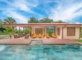 Casa Oasis La Fortuna Private Pool AC & WiFi 100 mbps