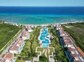 Mareazul Luxury ocean view penthouse and private beach club