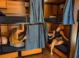 International Travelers House Hostel - Downtown San Diego Little Italy