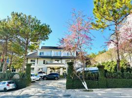 Muong Thanh Holiday Da Lat Hotel、ダラットのホテル