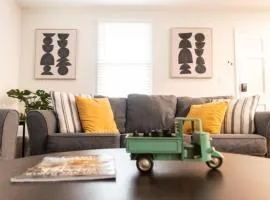 Beautiful Raleigh Home - 3BR Quiet and Family Friendly