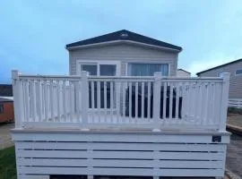 Bright, modern & stylish deluxe caravan located on the very popular Swanage bay view holiday park