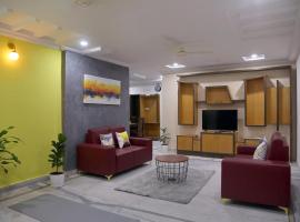 Royal Residency 3BHK -II, hotel v destinaci Kondapur