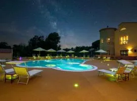 Hotel with swimming pool in Arbus