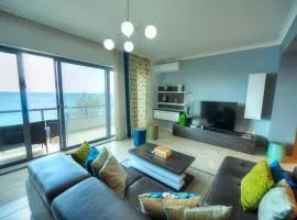 Luxury & spacious 3 bedroom seafront, balcony YHAI1-1