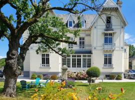 La Roseraie, hotel v destinaci Saint-Étienne-au-Mont