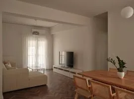 Bright & Airy 3BR Penthouse in Piraeus