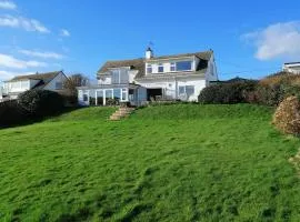 Sea Reach, Thurlestone with sea views, minutes from the beach