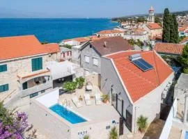 Idyllic Two Bedroom Villa, Pool, Jacuzzi