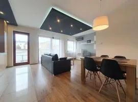 Apartamenty U Marynarza PROMENADA SOLNA 4A -Centrum Ścisłe Deptak ,Park -Garaż Podziemny-Best Restaurants in the Apartment-FAK VAT