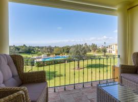 1 BDR Flat With Pool - 125D Gramacho by LovelyStay, Hotel in Estômbar