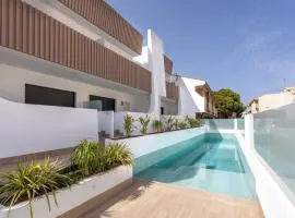 Salty Club beach Apartment with private rooftop terrace