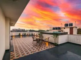 FabHotel La Paz Stay B&B