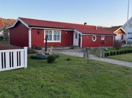 Skönaste stället som finns. Bara 300 m till havet., hotel v destinaci Lysekil