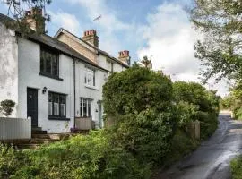 Lilac Cottage by Keepers Cottages