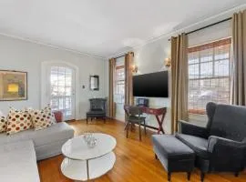 Well Located 1 BR in Elizabeth with Covered Porch