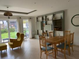 AV villa, котедж у місті Ніда