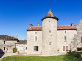Pet Friendly Home In Bioussac, hotel en Bioussac