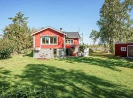 Beautiful Home In Ockelbo With Wifi